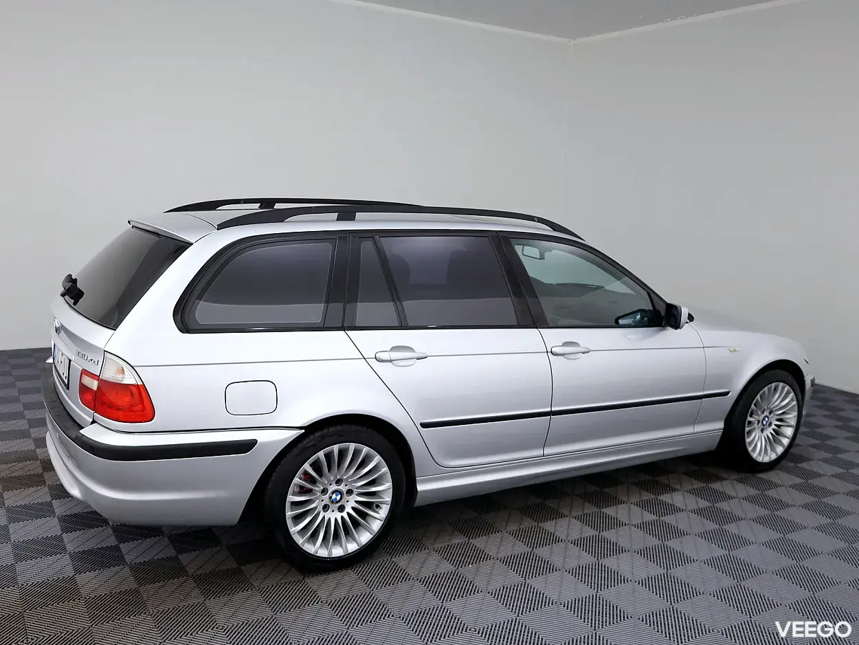 BMW 330 3.0 135kW