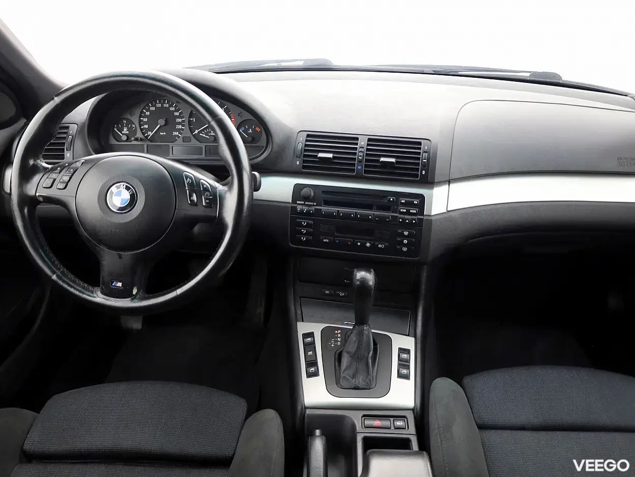 BMW 330 3.0 135kW