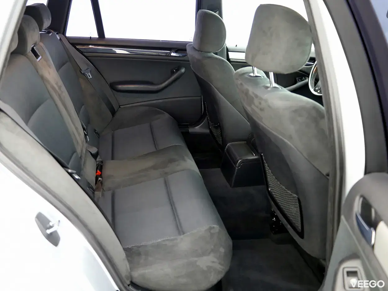 BMW 330 3.0 135kW