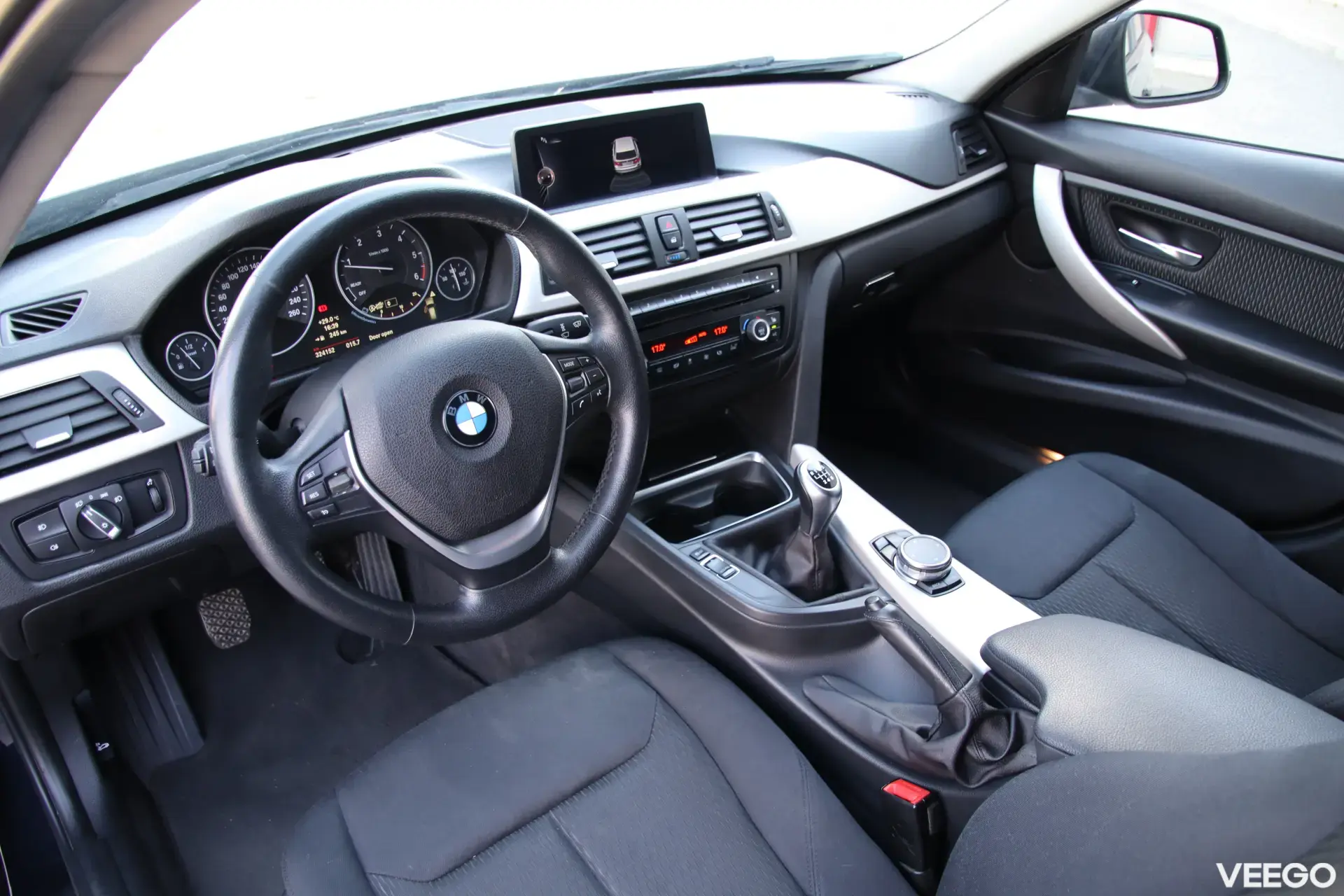 BMW 318 2.0 105kW
