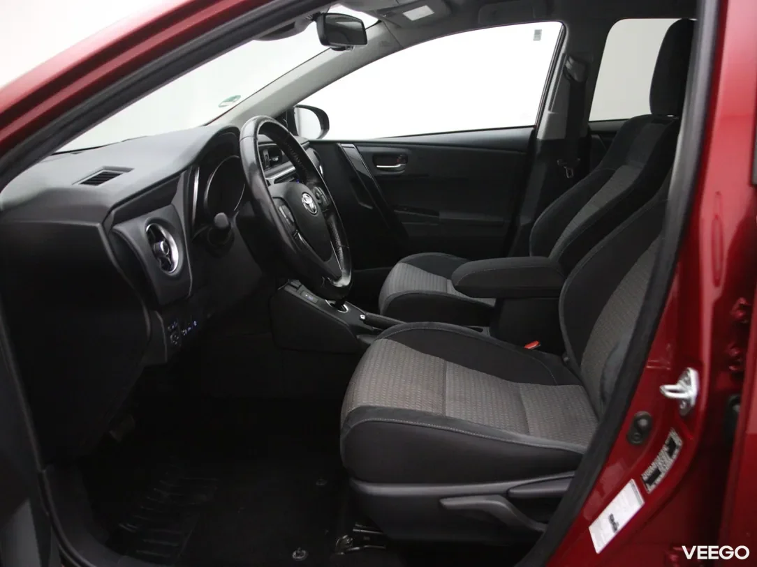 Toyota Auris 1.8 100kW