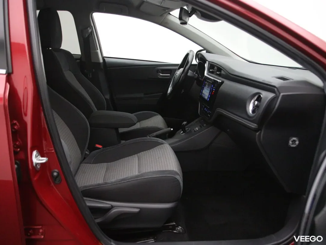 Toyota Auris 1.8 100kW