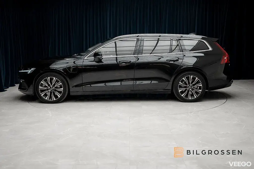 Volvo V60 Recharge T6 AWD 350hk Core Edition P-värmare 257kW