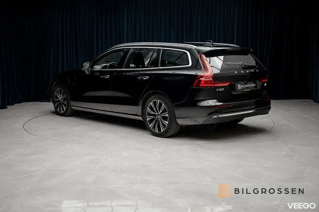 Volvo V60 Recharge T6 AWD 350hk Core Edition P-värmare 257kW