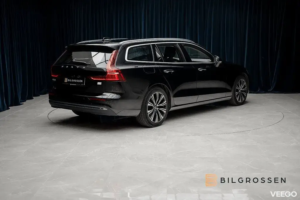 Volvo V60 Recharge T6 AWD 350hk Core Edition P-värmare 257kW