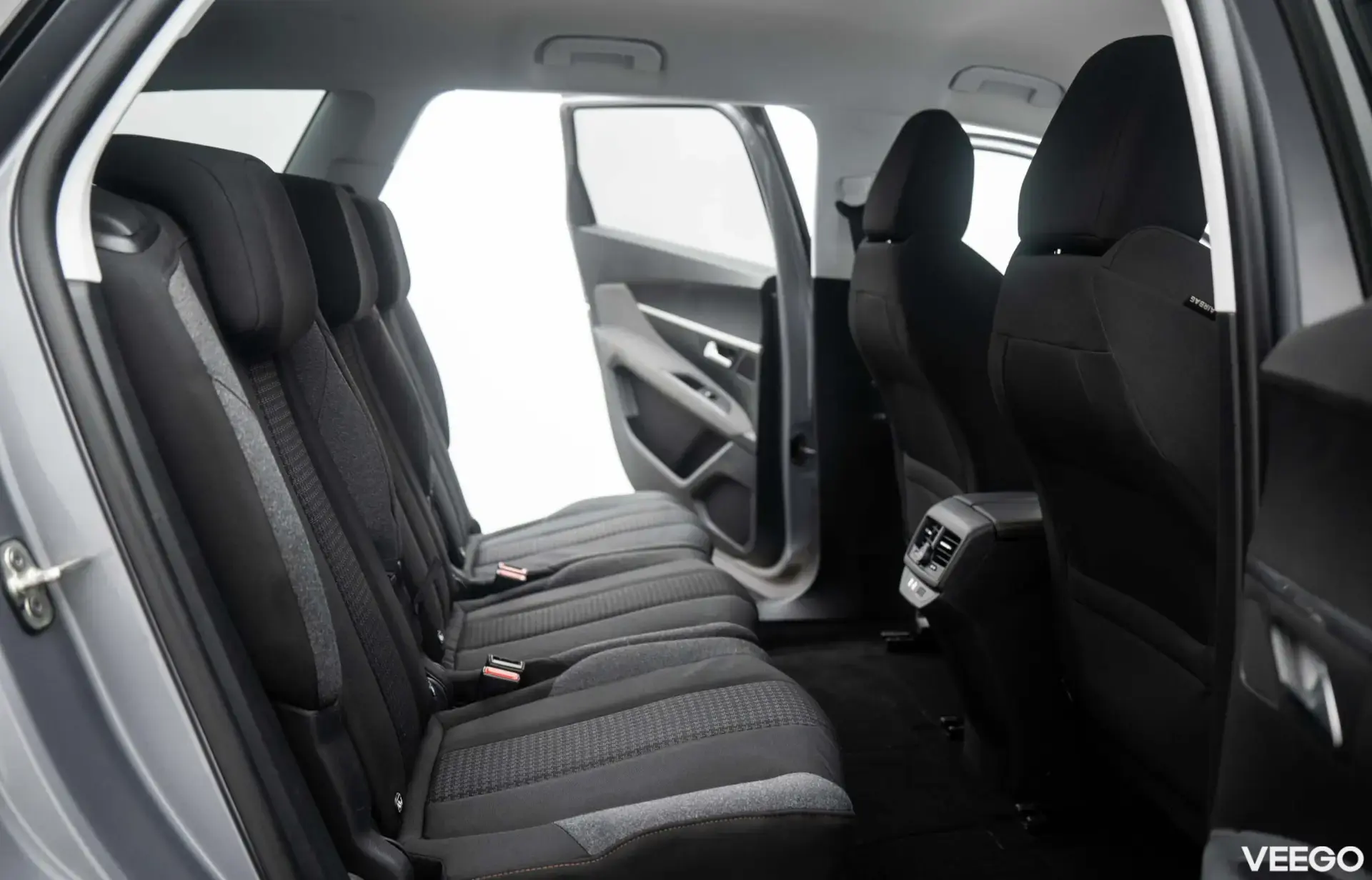 Peugeot 5008 Active BlueHDI 130 1.5 96kW