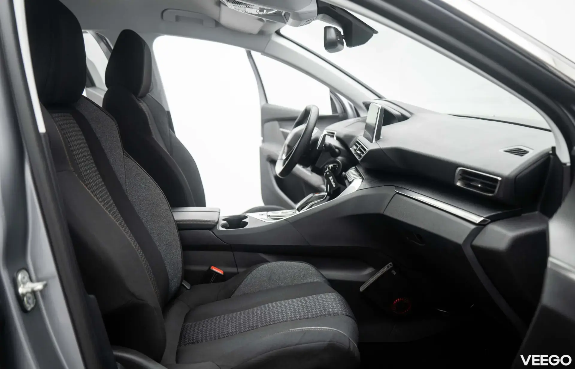 Peugeot 5008 Active BlueHDI 130 1.5 96kW