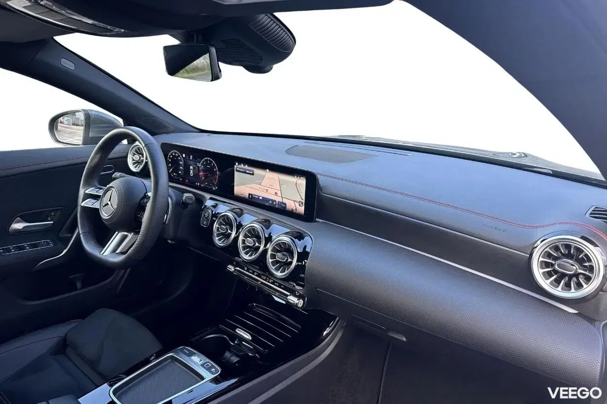Mercedes-Benz CLA180 AMG pakett 1.3 100kW