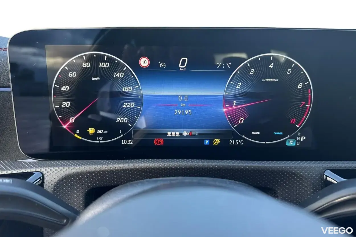 Mercedes-Benz CLA180 AMG pakett 1.3 100kW