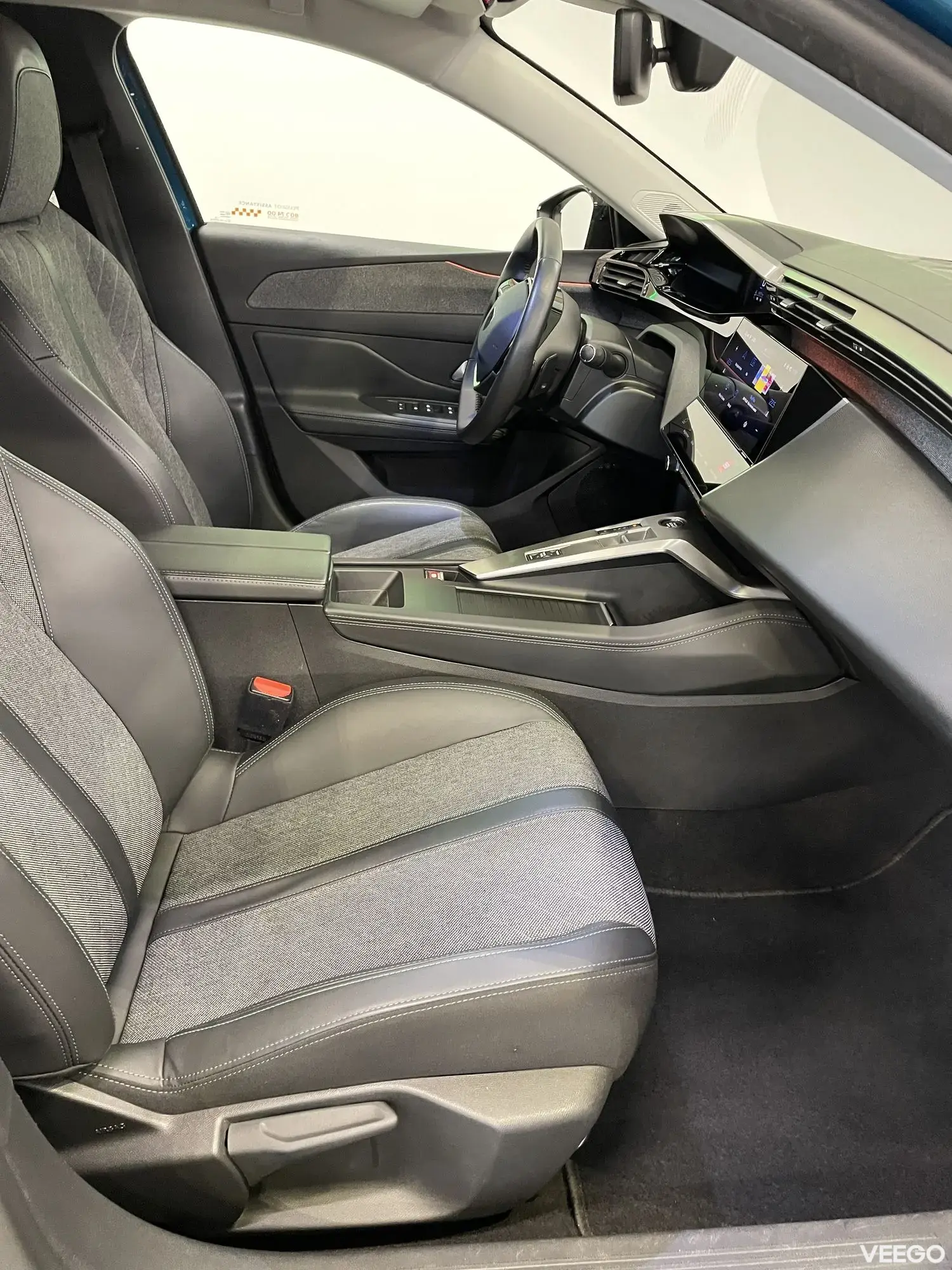 Peugeot 408 Allure Puretech 130AT8 96kW