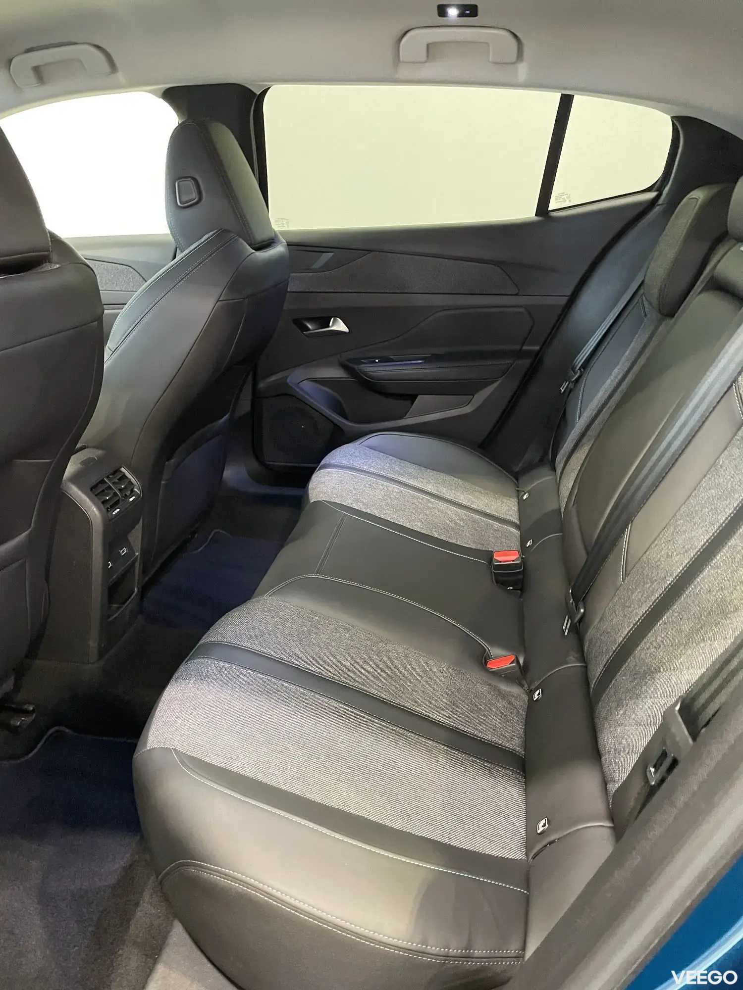 Peugeot 408 Allure Puretech 130AT8 96kW