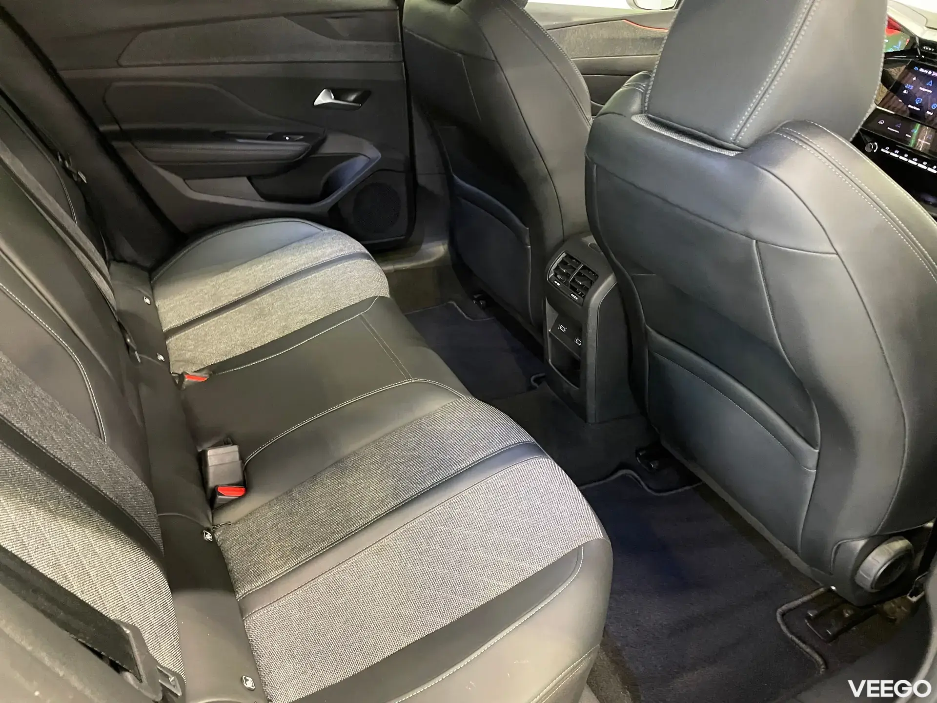 Peugeot 408 Allure Puretech 130AT8 96kW