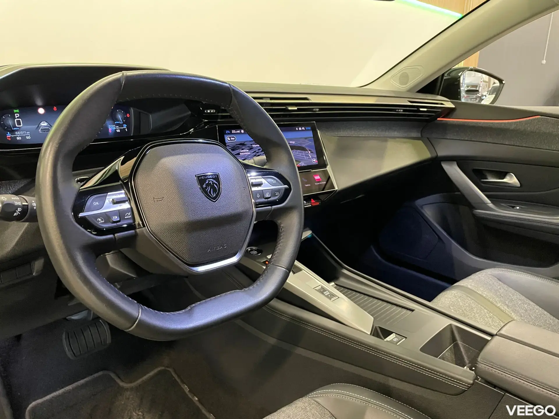 Peugeot 408 Allure Puretech 130AT8 96kW