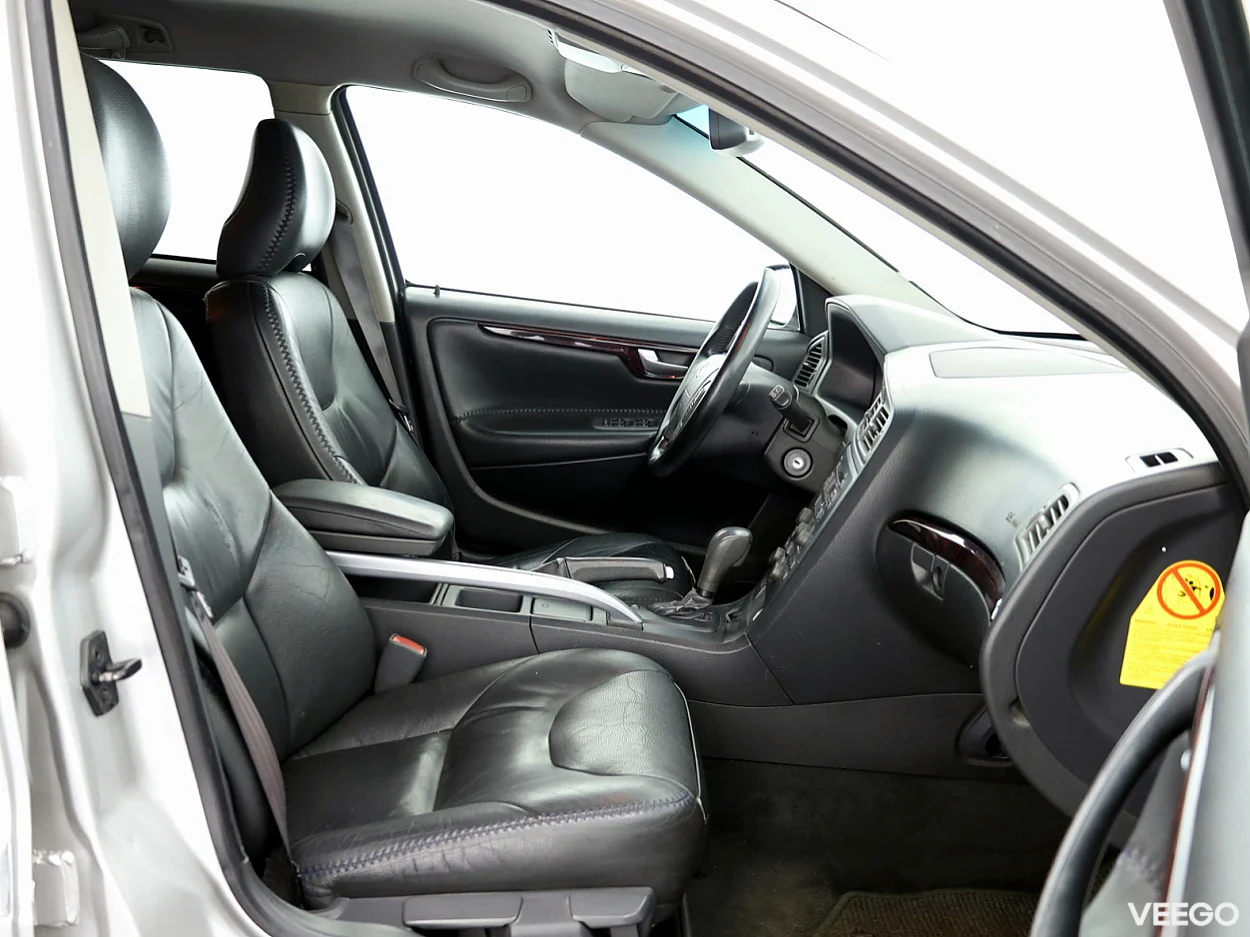 Volvo XC70 2.4 121kW