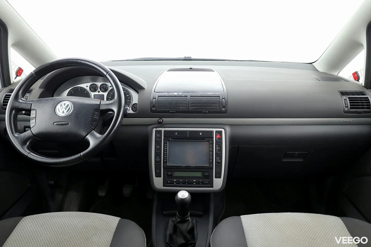 Volkswagen Sharan 2.0 104kW