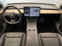 Tesla Model Y AWD Dual Motor Long Range 153kW thumbnail