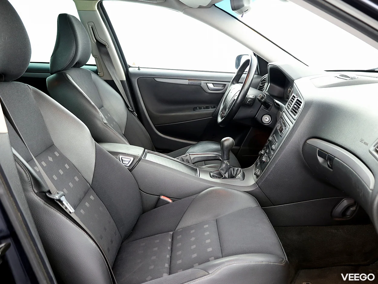 Volvo V70 2.4 121kW