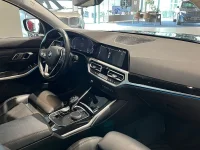 BMW 330 xDrive Touring Adapt Frath Rattvärme Drag 215kW thumbnail