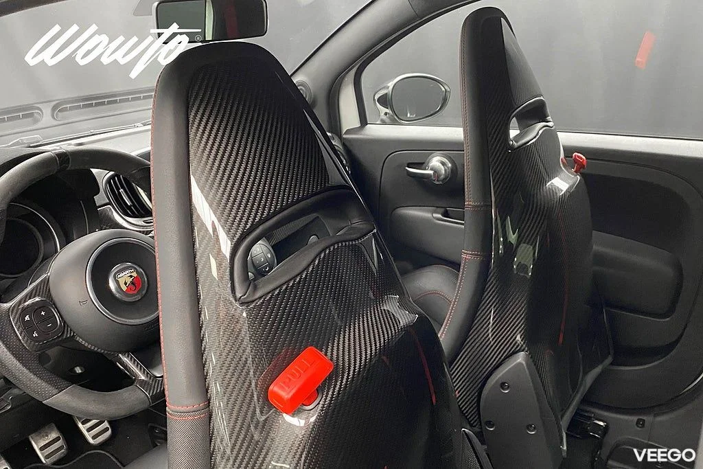 Abarth 595 Esseesse 180HK /Akrapovic /Skalstolar/ Kolfiber 132kW