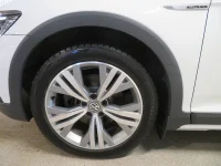 Volkswagen Passat 2.0 140kW thumbnail