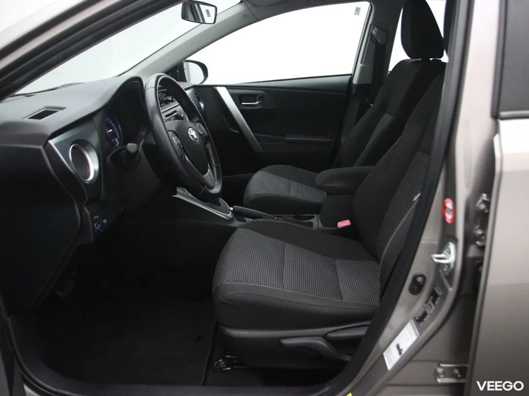 Toyota Auris 1.8 100kW
