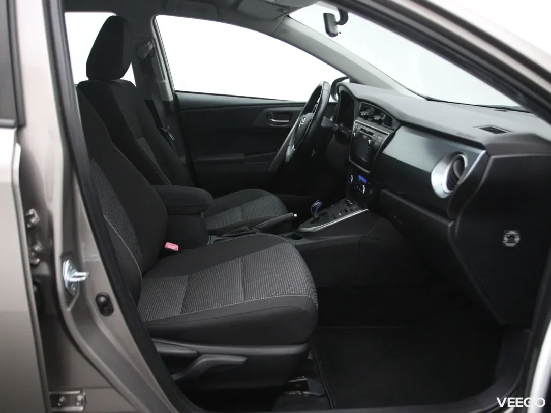 Toyota Auris 1.8 100kW