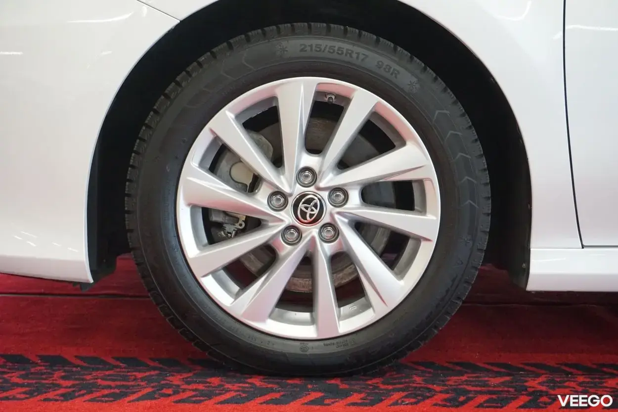 Toyota Camry Luxury Business 2.5 131kW