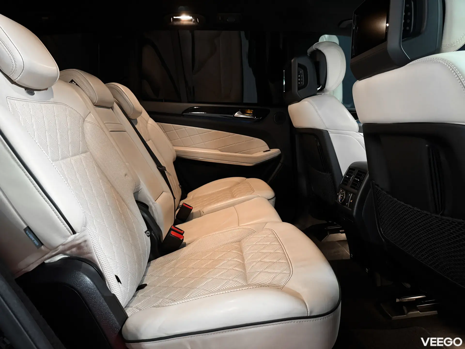 Mercedes-Benz GL550 AMG 4Matic Designo 4.7 320kW