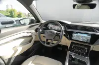 Audi Q8 250kW thumbnail