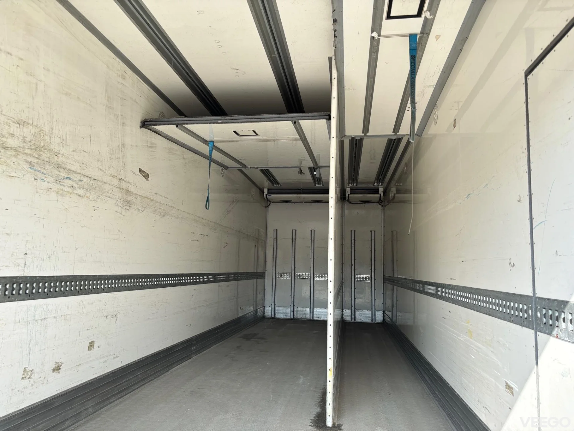 DAF CF 6x2*4 + RETARDER + CARRIER SUPRA 1250 320kW