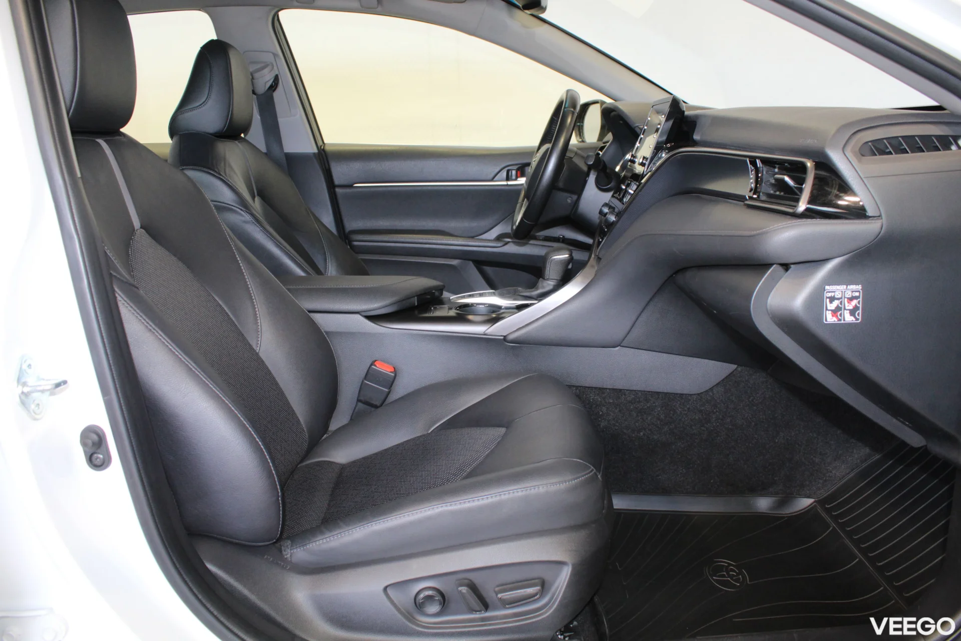 Toyota Camry Luxury Business 2.5 131kW