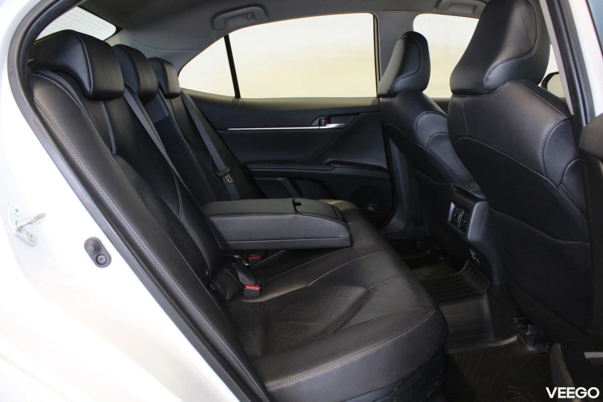 Toyota Camry Luxury Business 2.5 131kW