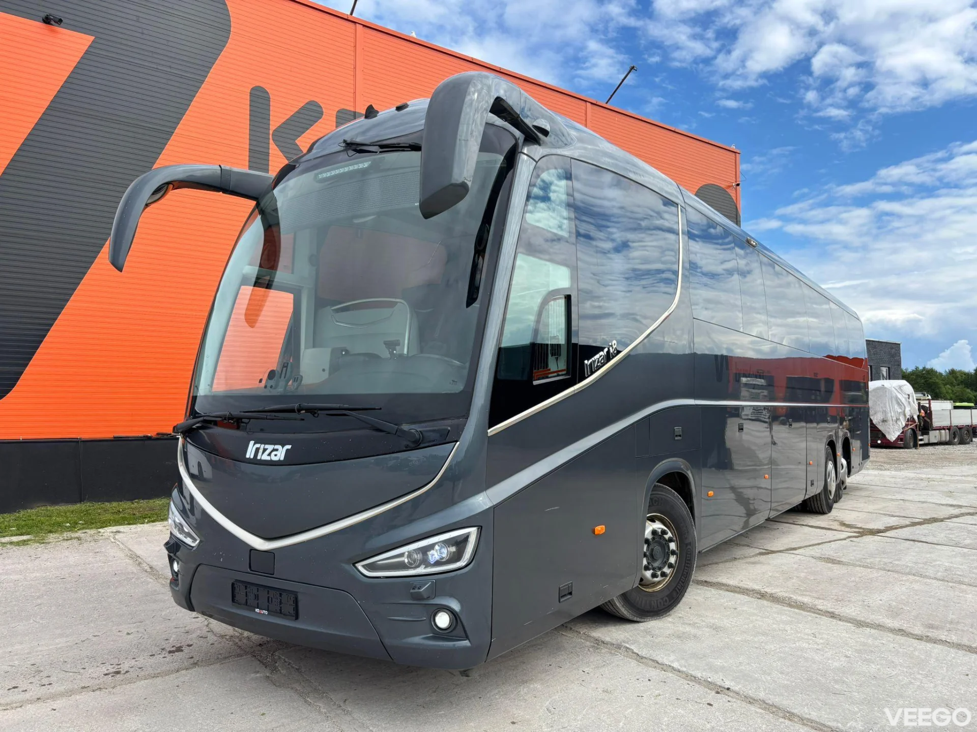 Scania K 450 51 SEATS / AC / AUXILIARY HEATING / TV / WC 450kW