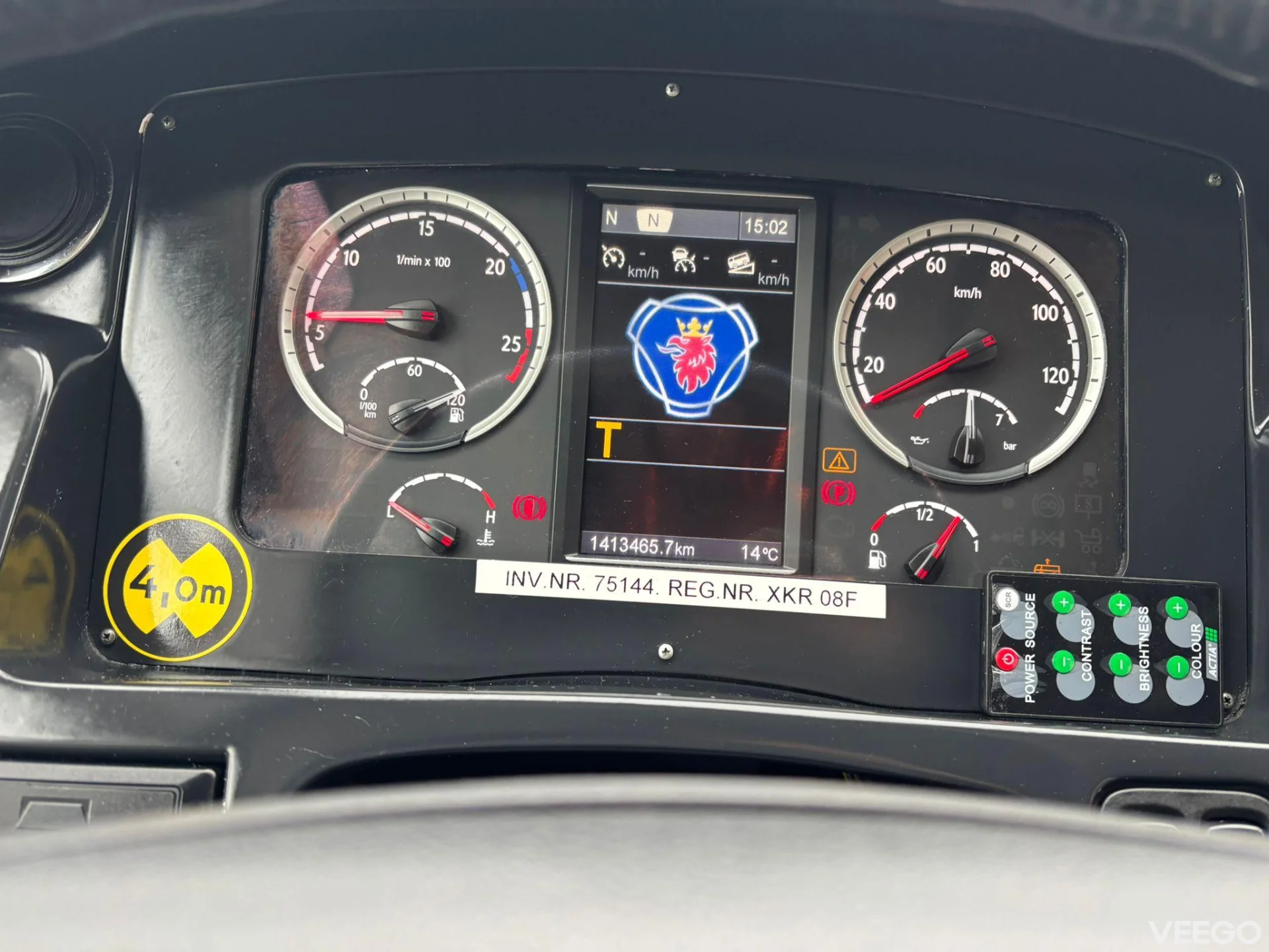 Scania K 450 51 SEATS / AC / AUXILIARY HEATING / TV / WC  450kW