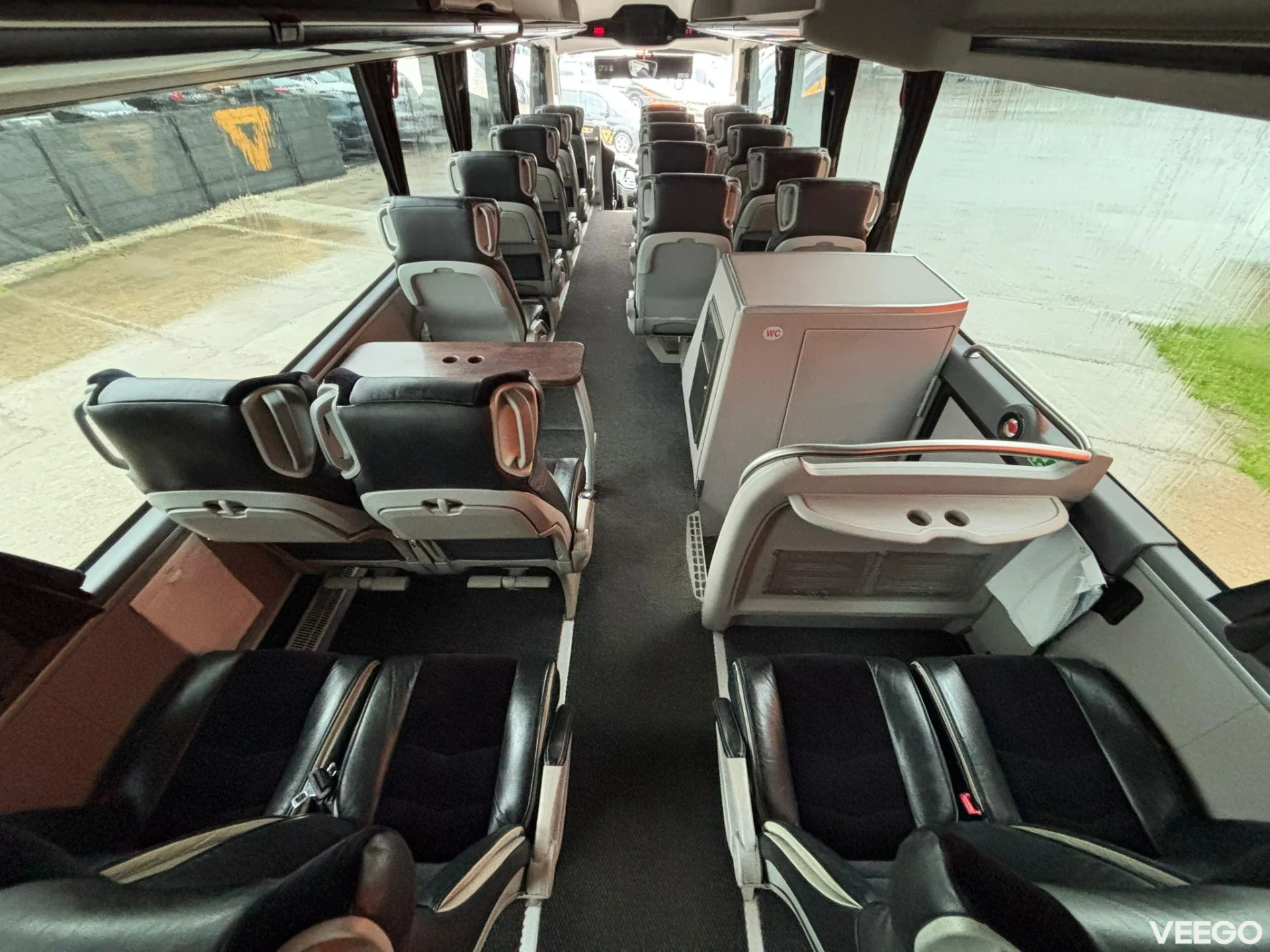 Scania K 450 51 SEATS / AC / AUXILIARY HEATING / TV / WC  450kW