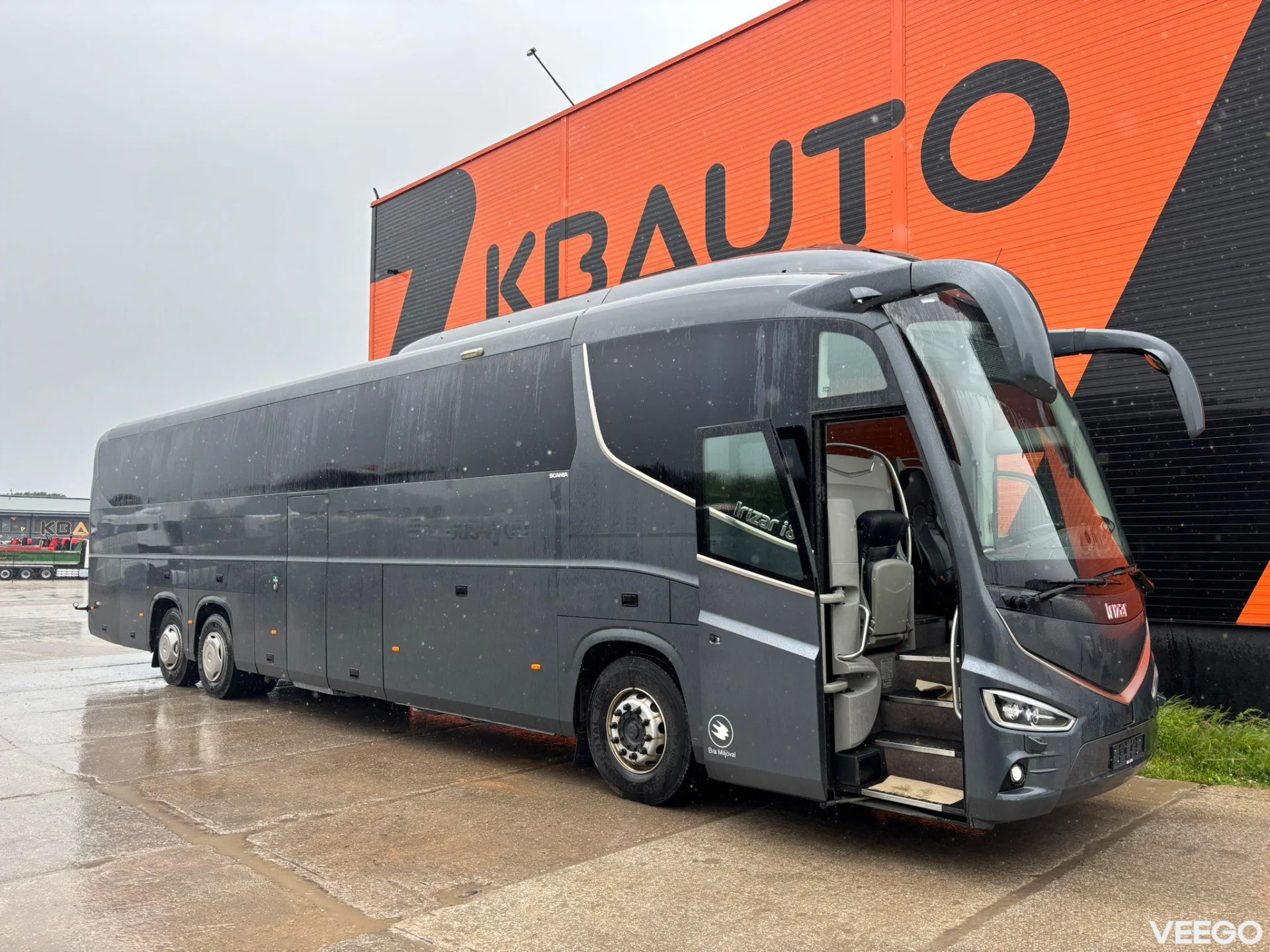 Scania K 450 51 SEATS / AC / AUXILIARY HEATING / TV / WC  450kW