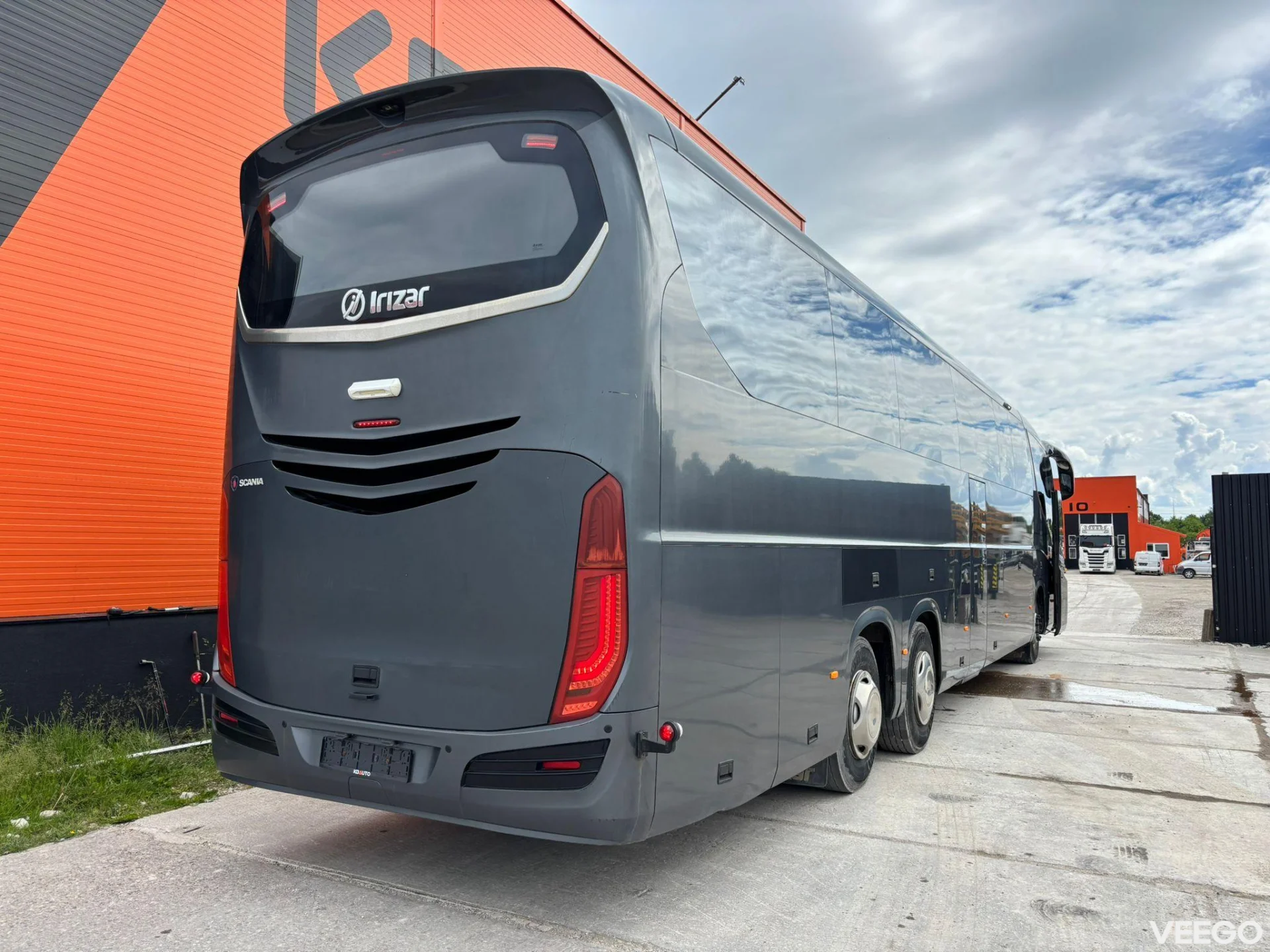Scania K 450 51 SEATS / AC / AUXILIARY HEATING / TV / WC 450kW