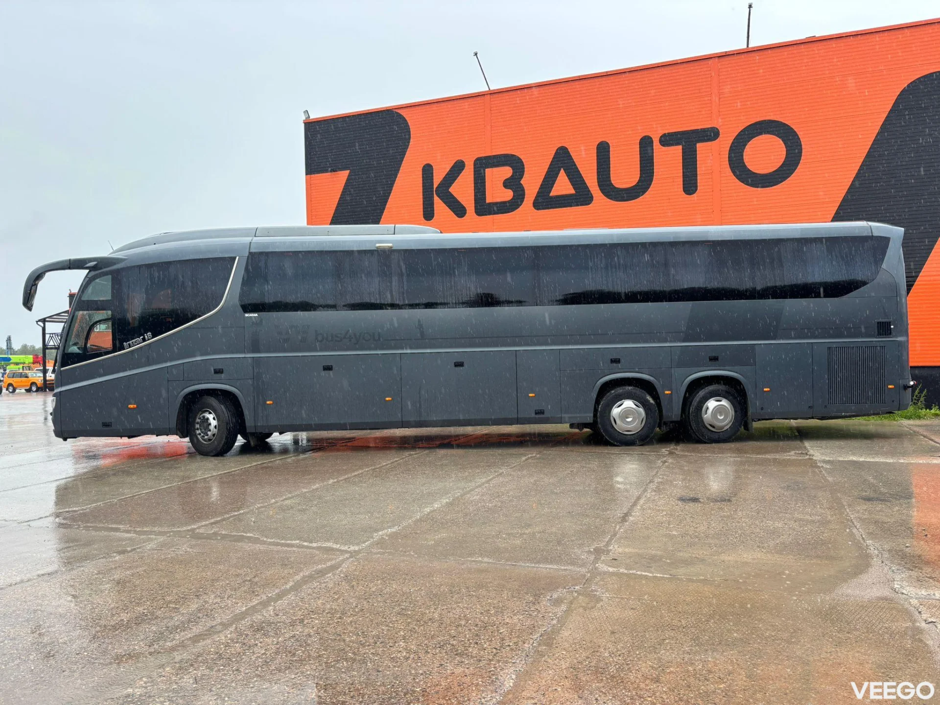 Scania K 450 51 SEATS / AC / AUXILIARY HEATING / TV / WC  450kW