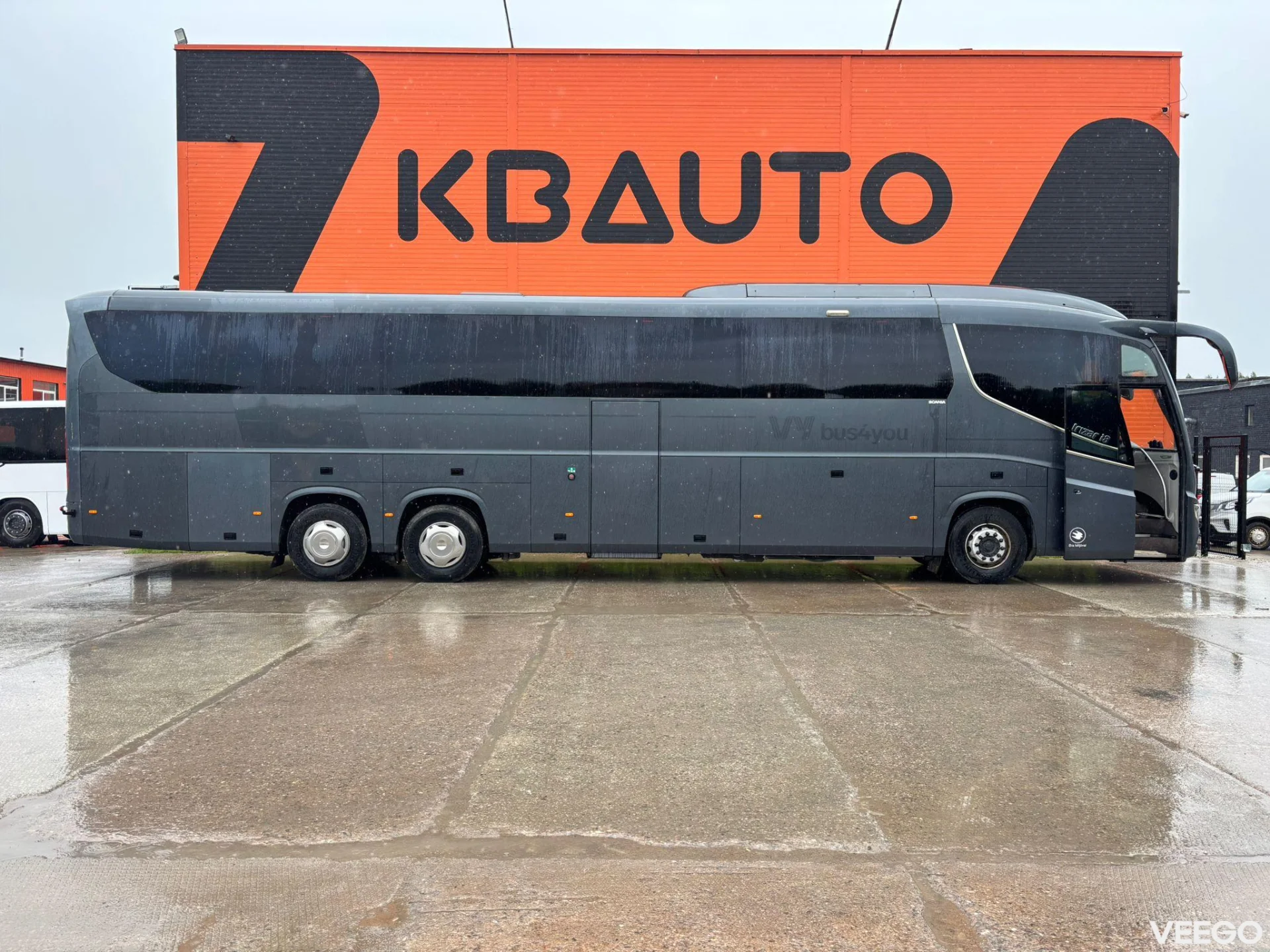 Scania K 450 51 SEATS / AC / AUXILIARY HEATING / TV / WC  450kW