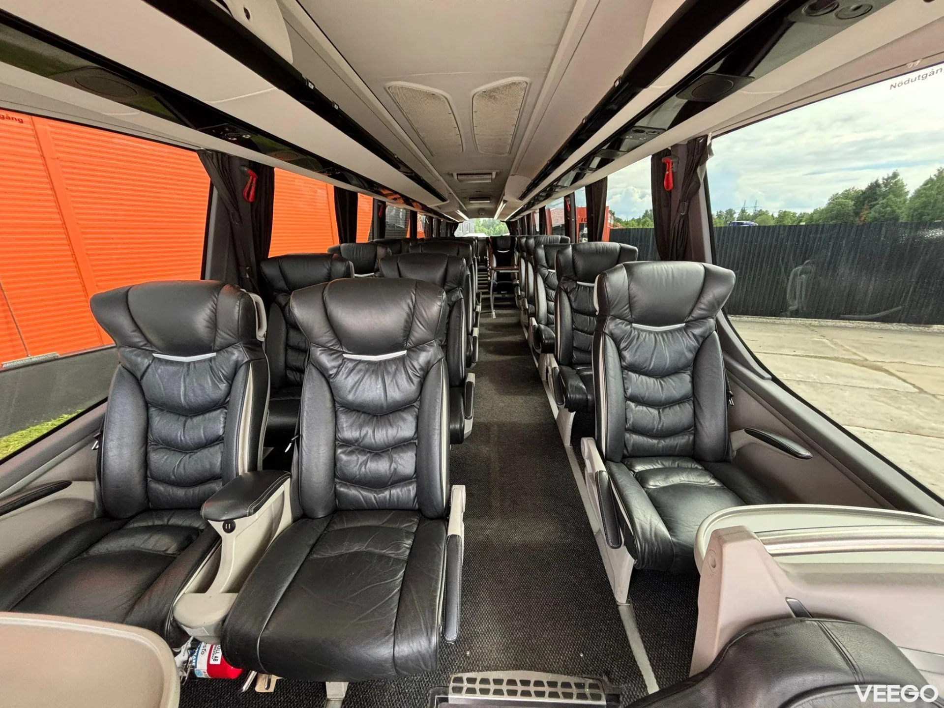Scania K 450 51 SEATS / AC / AUXILIARY HEATING / TV / WC 450kW
