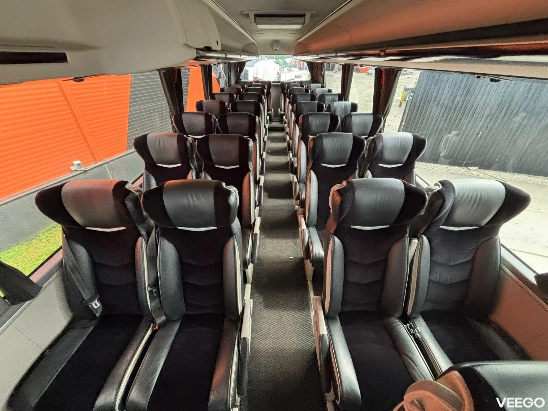 Scania K 450 51 SEATS / AC / AUXILIARY HEATING / TV / WC 450kW