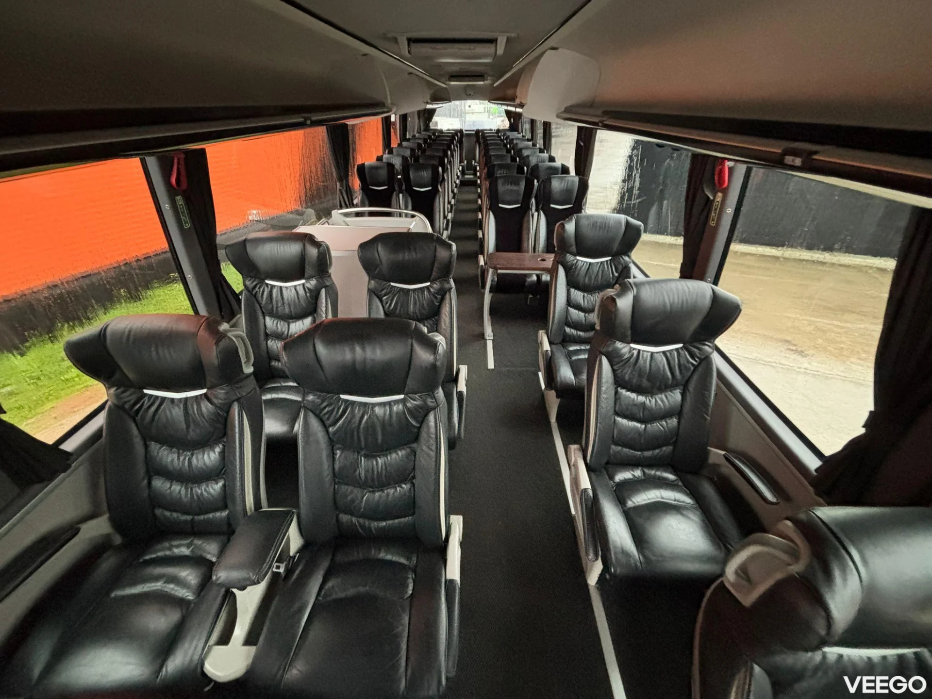 Scania K 450 51 SEATS / AC / AUXILIARY HEATING / TV / WC  450kW