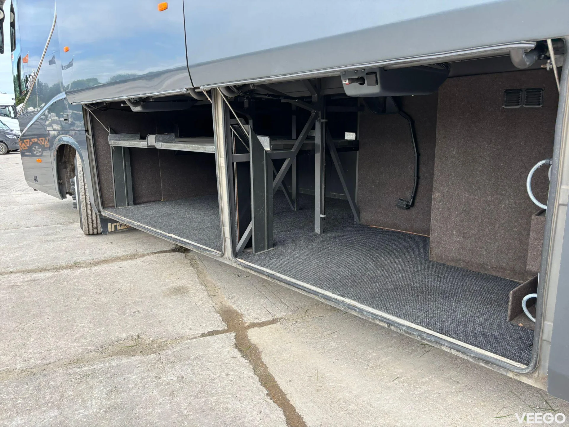 Scania K 450 51 SEATS / AC / AUXILIARY HEATING / TV / WC 450kW