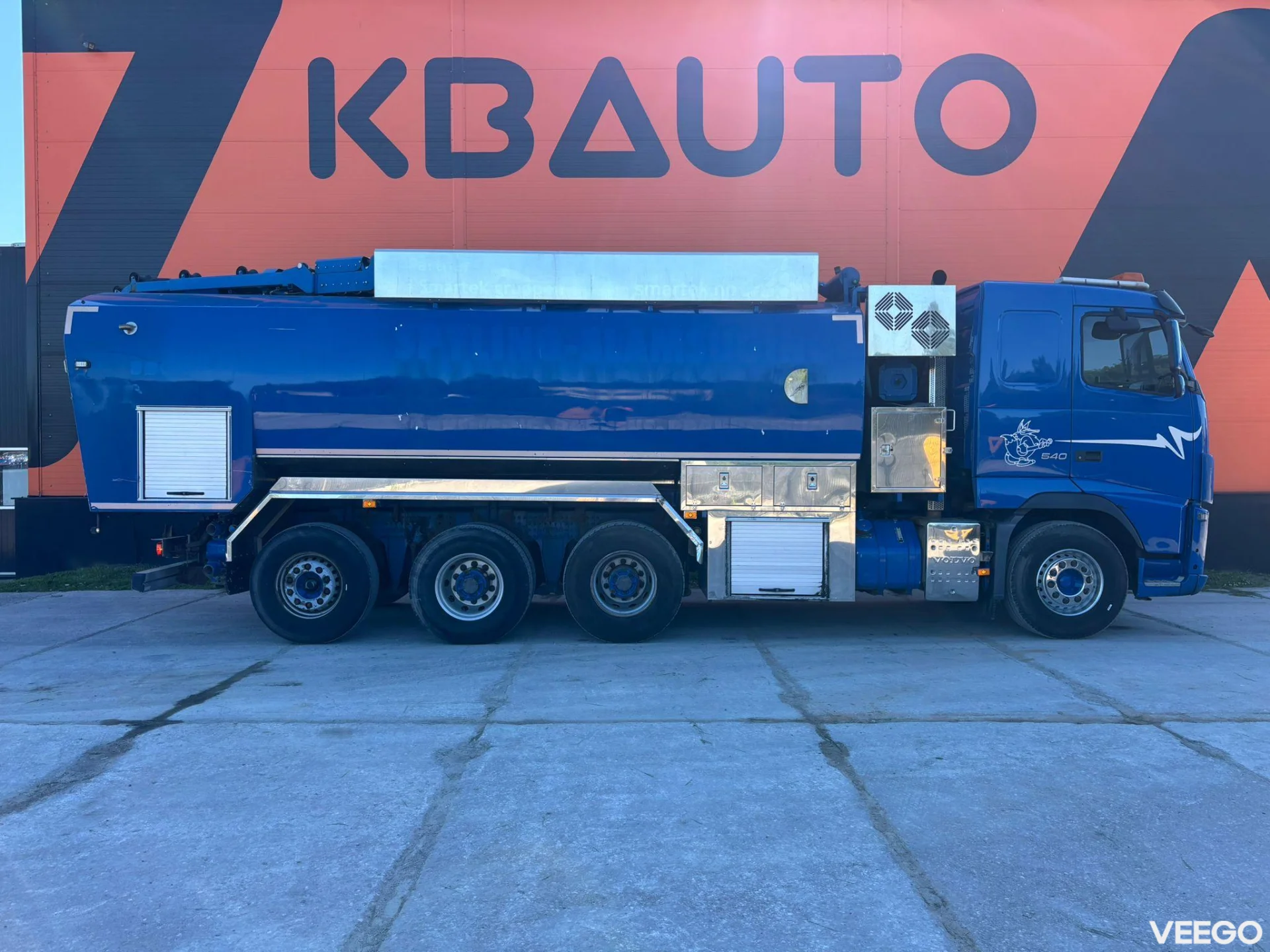 Volvo FH KORP&SON tank 9000 l + 11000 l year 2003 / vacuum Wittig RFW200 / pressure Uraca KD716 - 350 l/min - 150 BAR 540kW