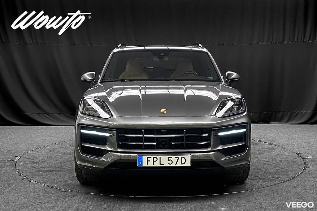 Porsche Cayenne E-Hybrid 470HK /P-Display /Pano /Matrix /18-Vägs /Spec 346kW