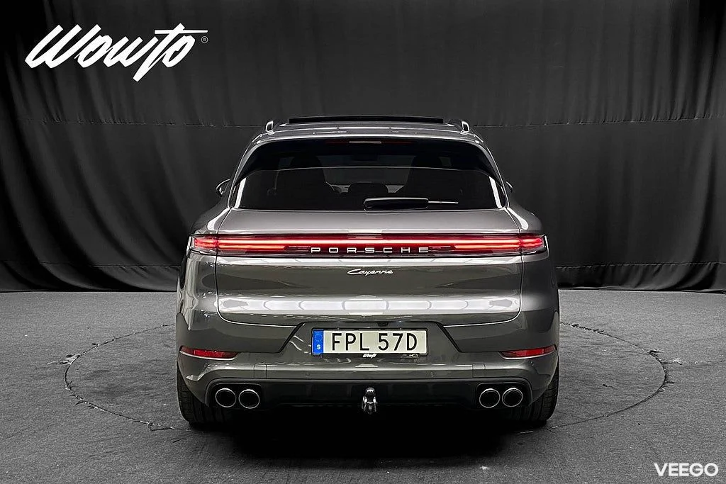Porsche Cayenne E-Hybrid 470HK /P-Display /Pano /Matrix /18-Vägs /Spec 346kW