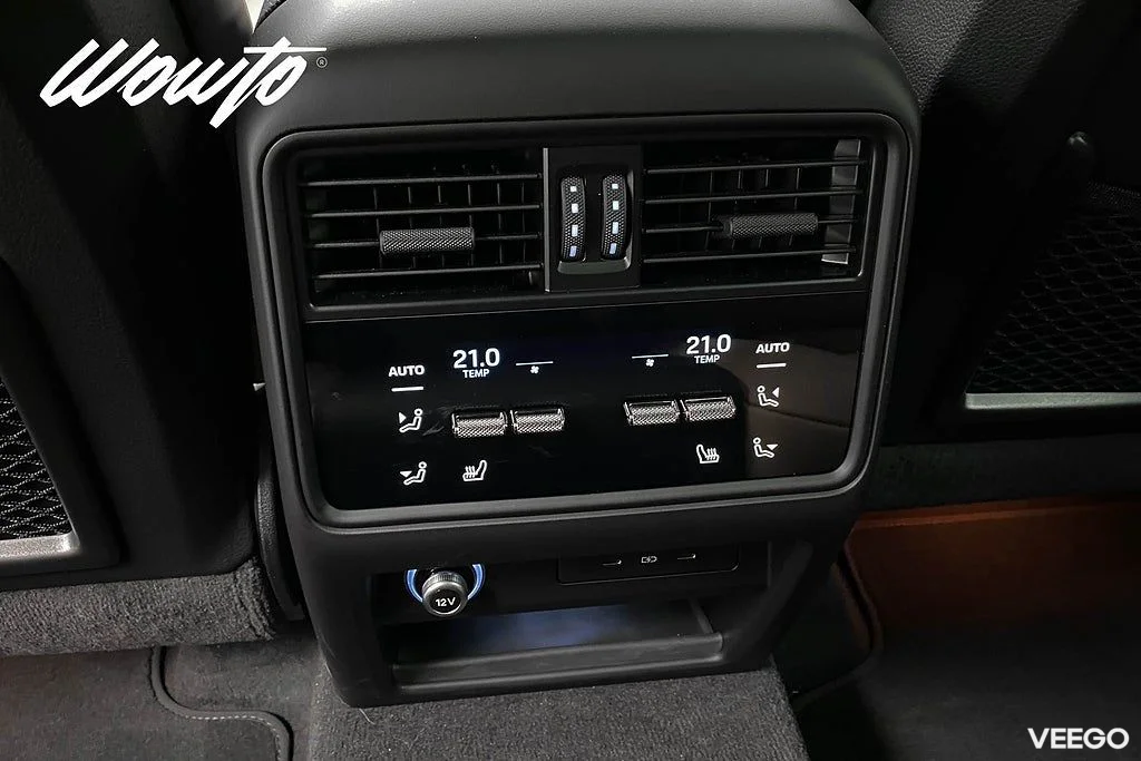 Porsche Cayenne E-Hybrid 470HK /P-Display /Pano /Matrix /18-Vägs /Spec 346kW