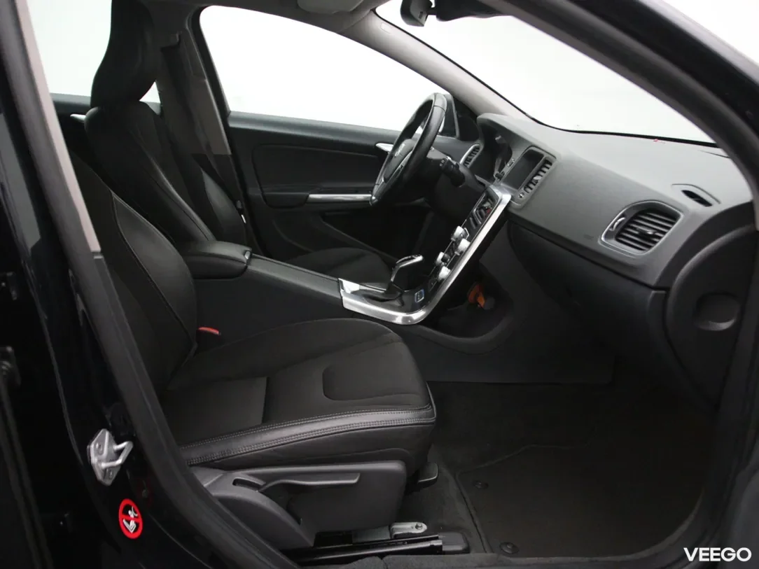 Volvo V60 2.4 208kW