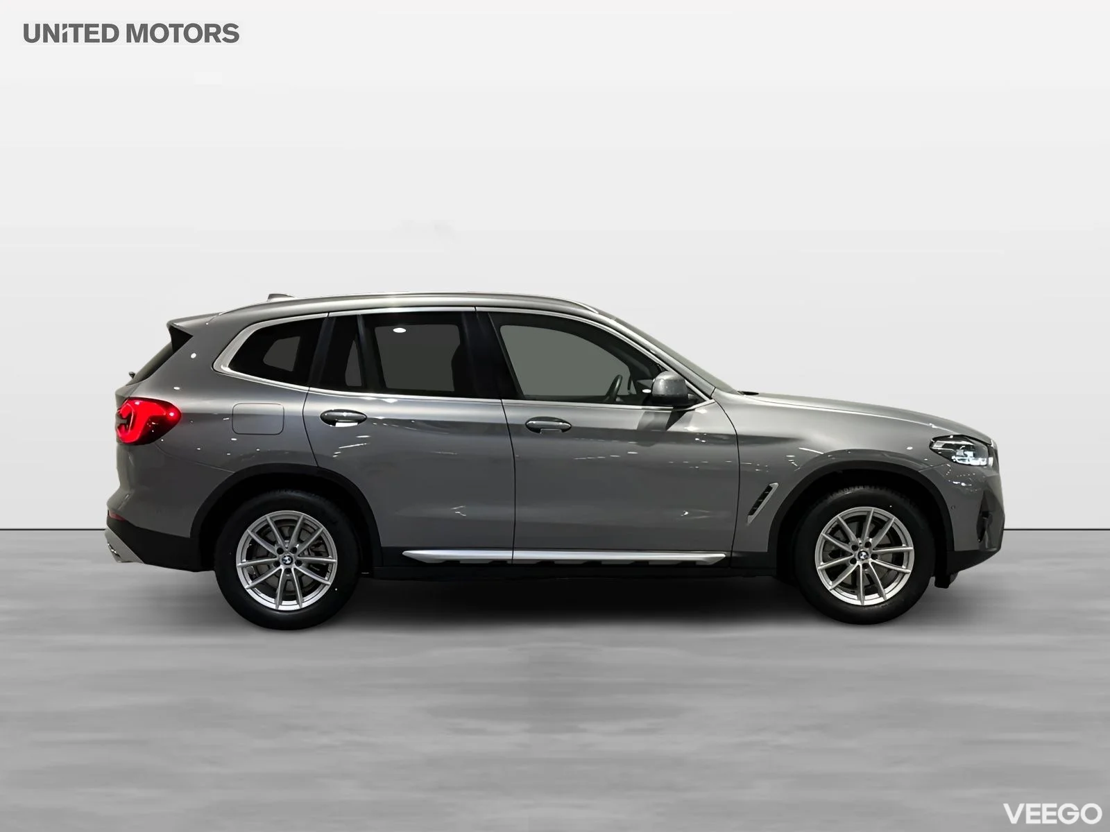 BMW X3 xDrive20d Värmare Drive Assist Tonade Rutor 18" Rattv. 0kW