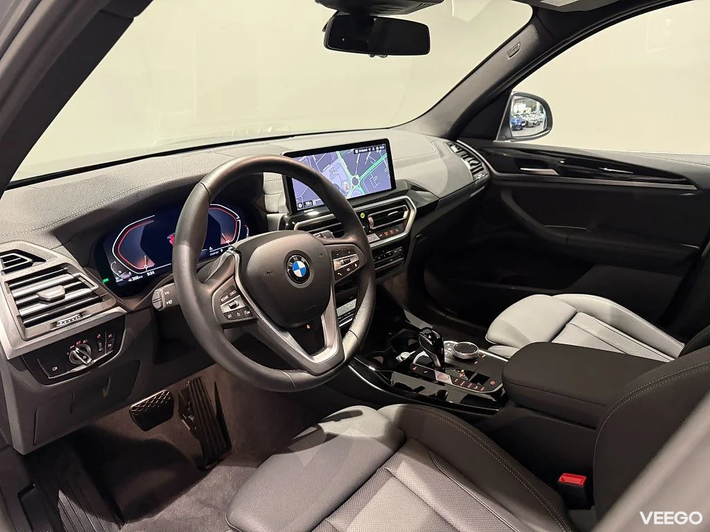 BMW X3 xDrive20d Värmare Drive Assist Tonade Rutor 18" Rattv. 0kW